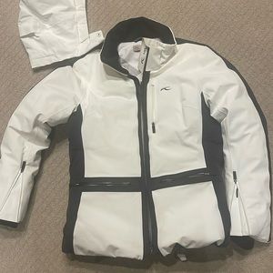 Ladies Kjus ski coat size 40/L. Only worn once. Great condition. Super warm.